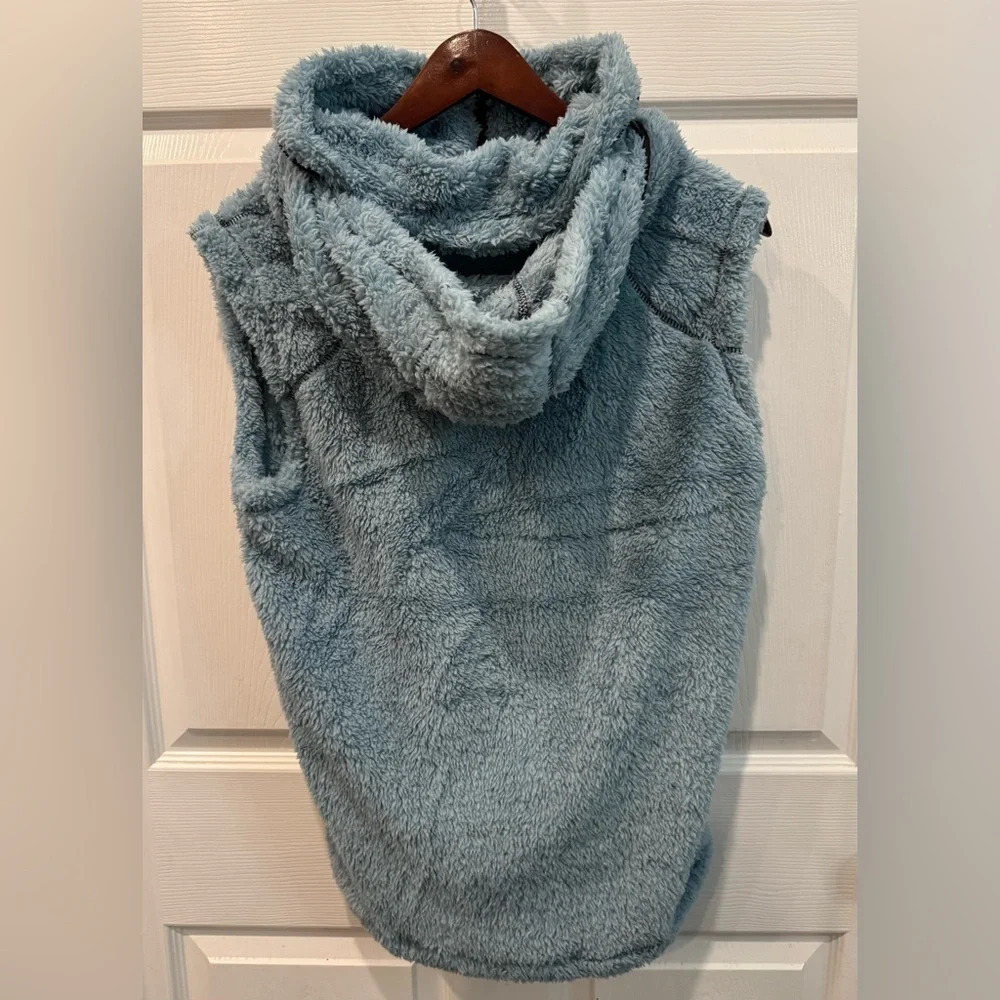 i 5 Apparel Women's High Pile Fleece Vest With Hood Size XL Blue NWT - Picture 3 of 8
